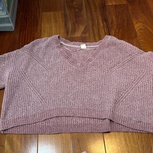 CROPPED URBAN OUTFITTERS SWEATER